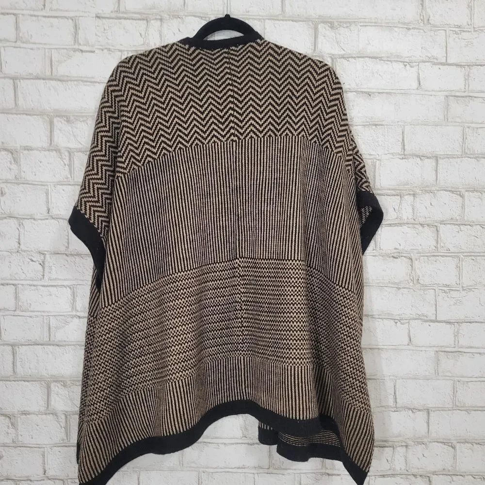 Cupio cute printed sweater poncho/cardigan